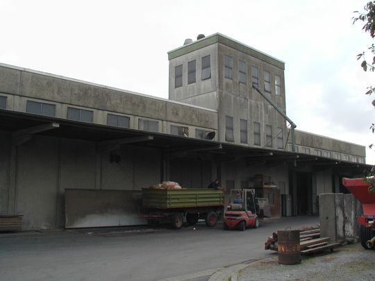 Lagerhalle zu verkaufen